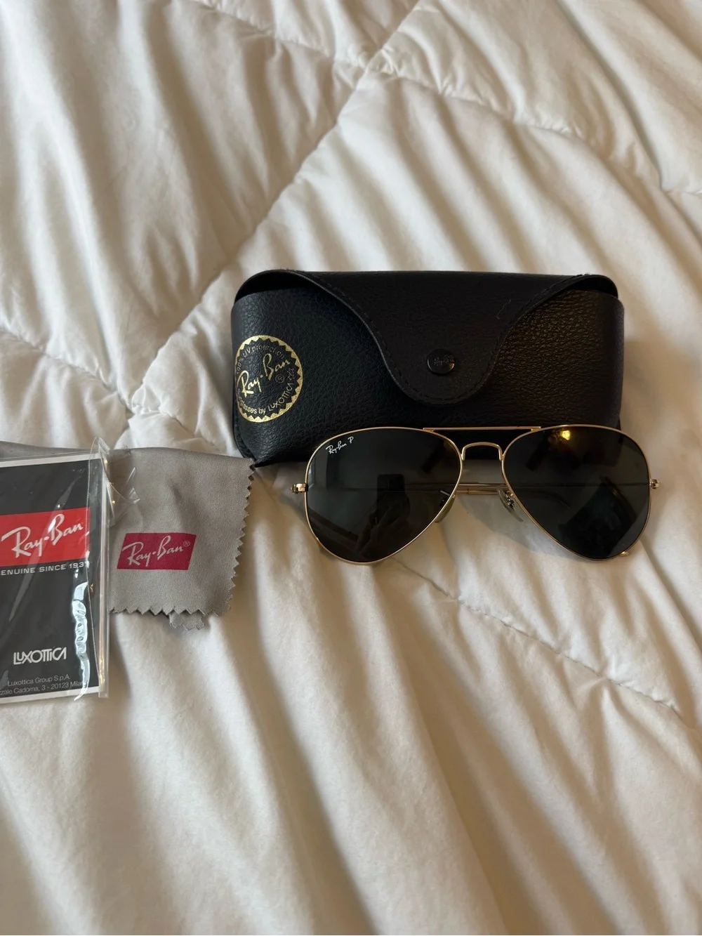 Ray-Ban Aviator Sunglasses Gold Frame with Black Lenses
